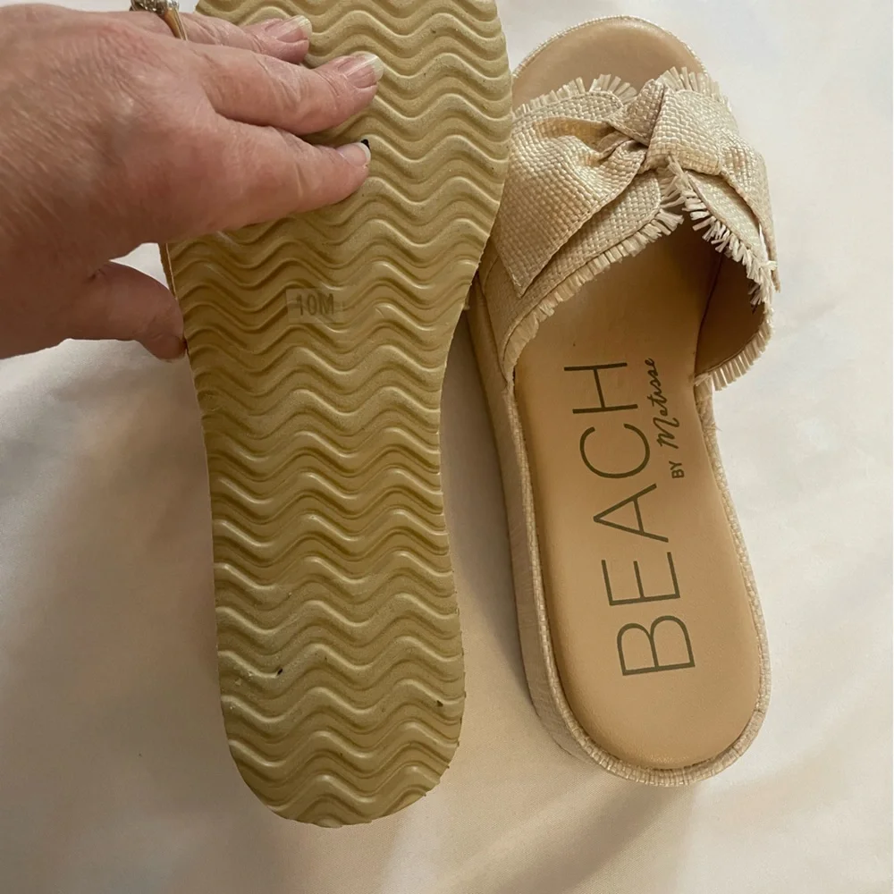 Beach by Matisse Women’s Cream Bow Slide Sandals, Bow & Raffia Details, Size 10M